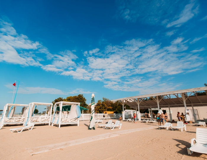 Песчаный пляж - Парк-отель «Романова»